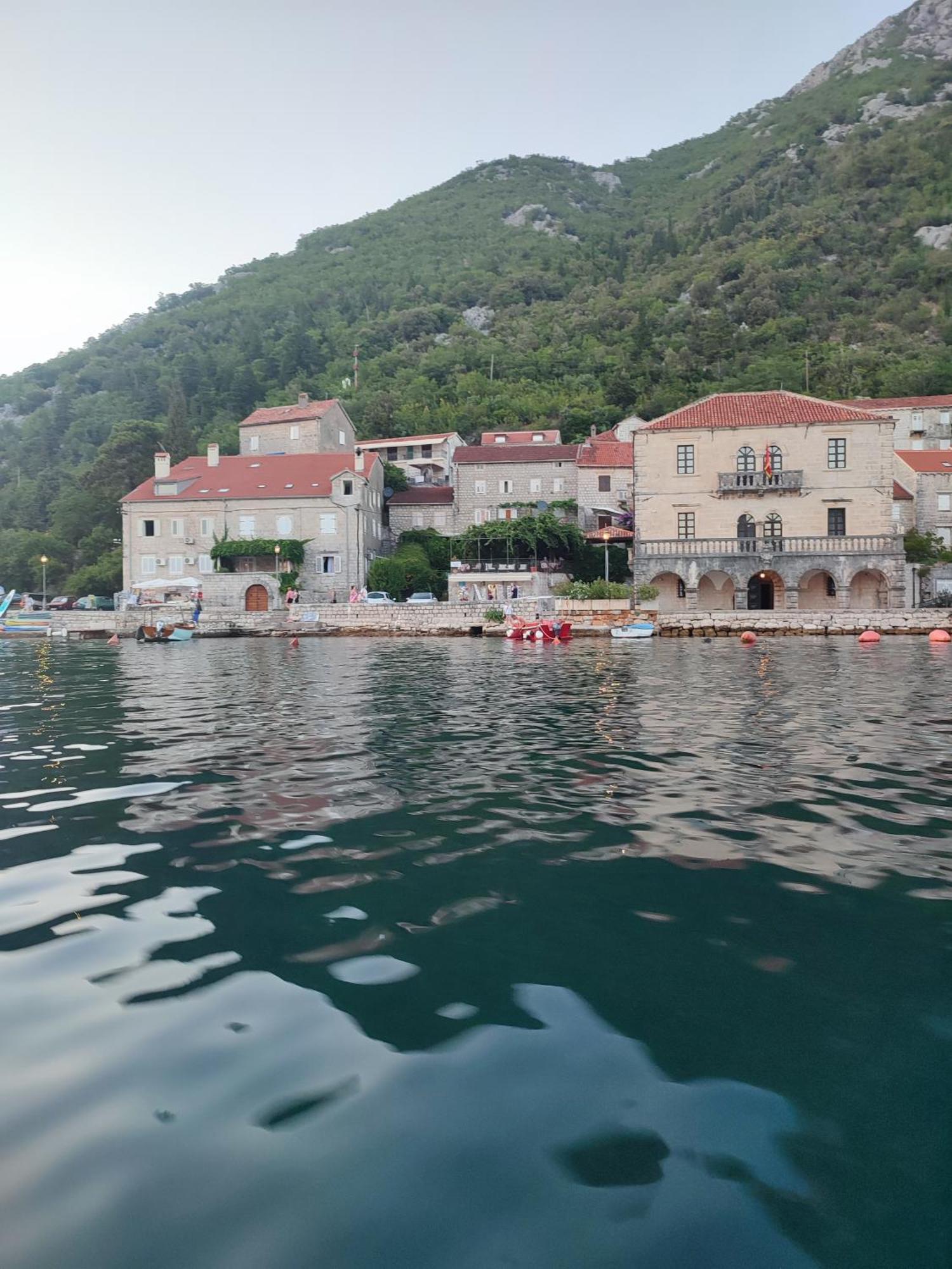 Guesthouse Zmukic Perast Luaran gambar